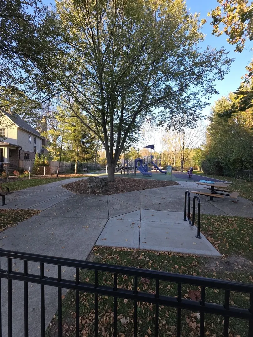 1335 Carlisle Place IL