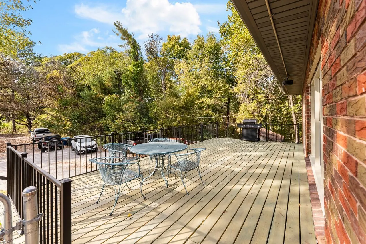 2701 Blackhawk Road IL