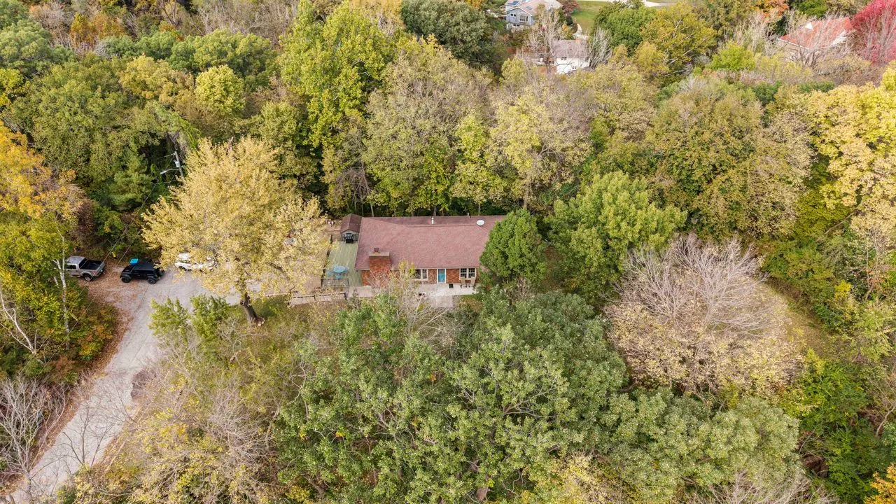 2701 Blackhawk Road IL