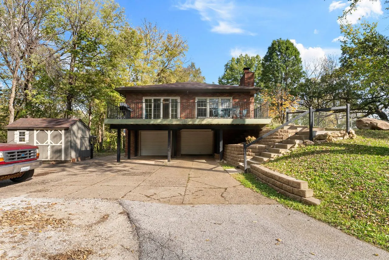 2701 Blackhawk Road IL