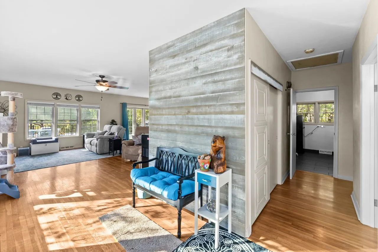 2701 Blackhawk Road IL
