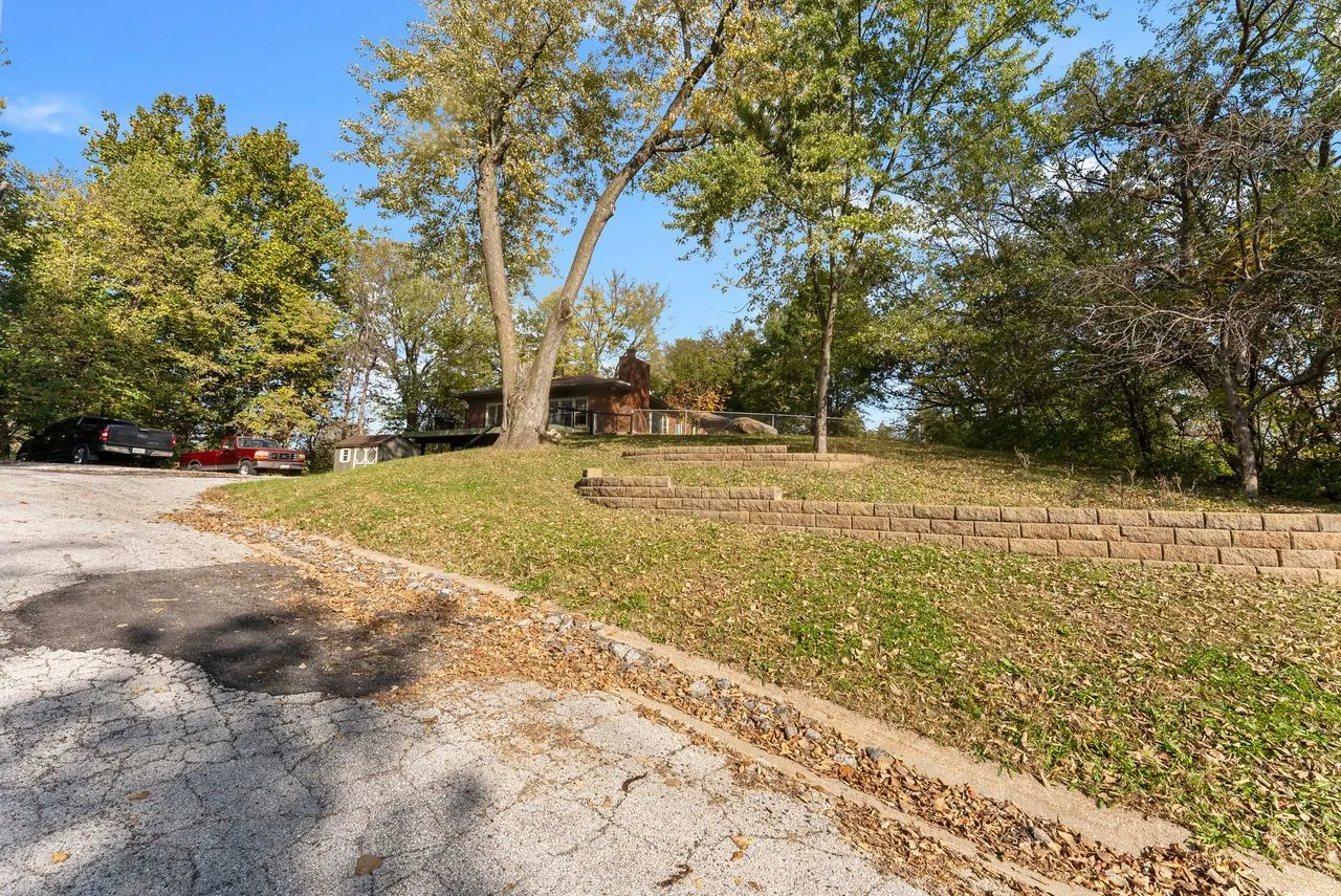 2701 Blackhawk Road IL