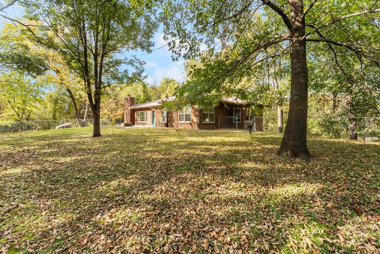 2701 Blackhawk Road IL