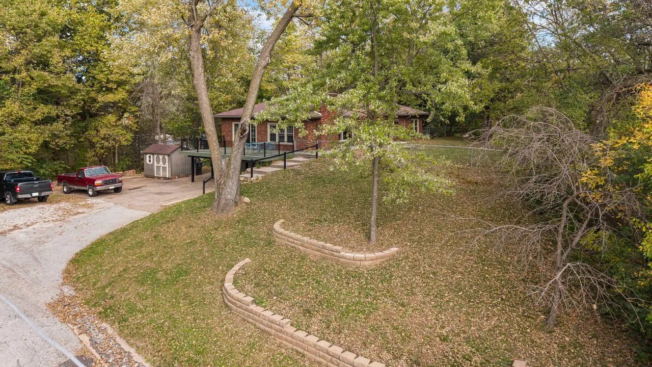 2701 Blackhawk Road IL