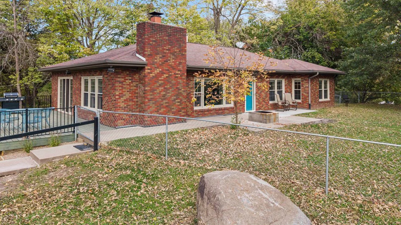 2701 Blackhawk Road IL
