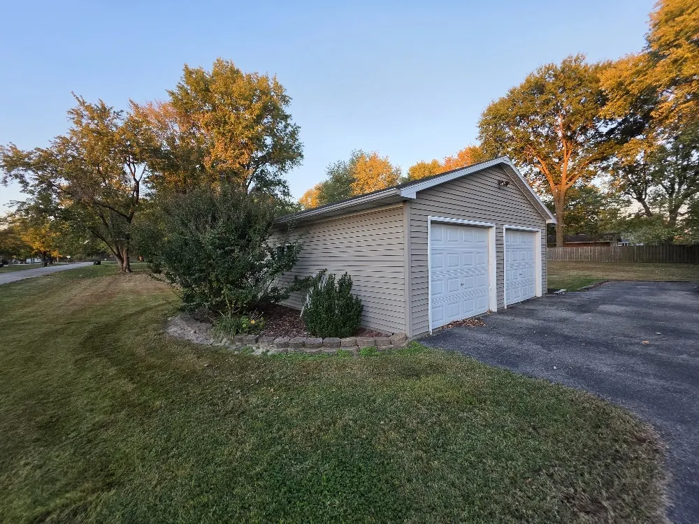 119 W Galaxy Drive IL