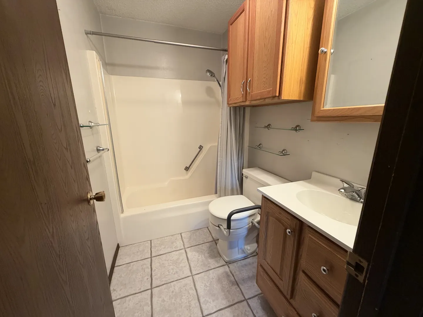 403 E 26th Street IL