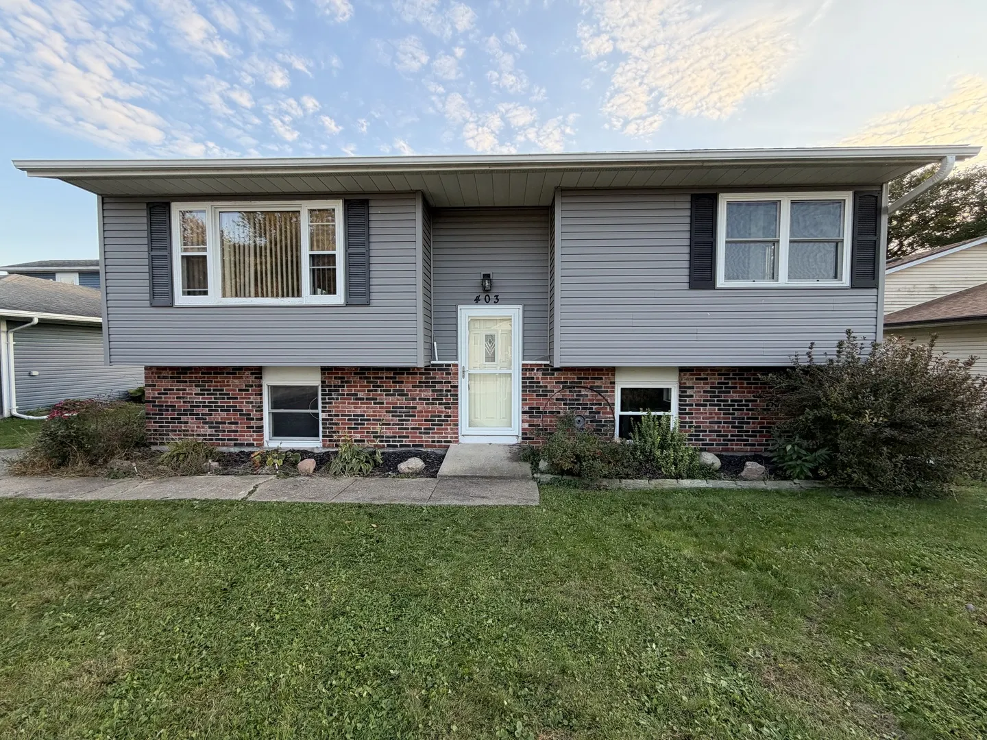 403 E 26th Street IL