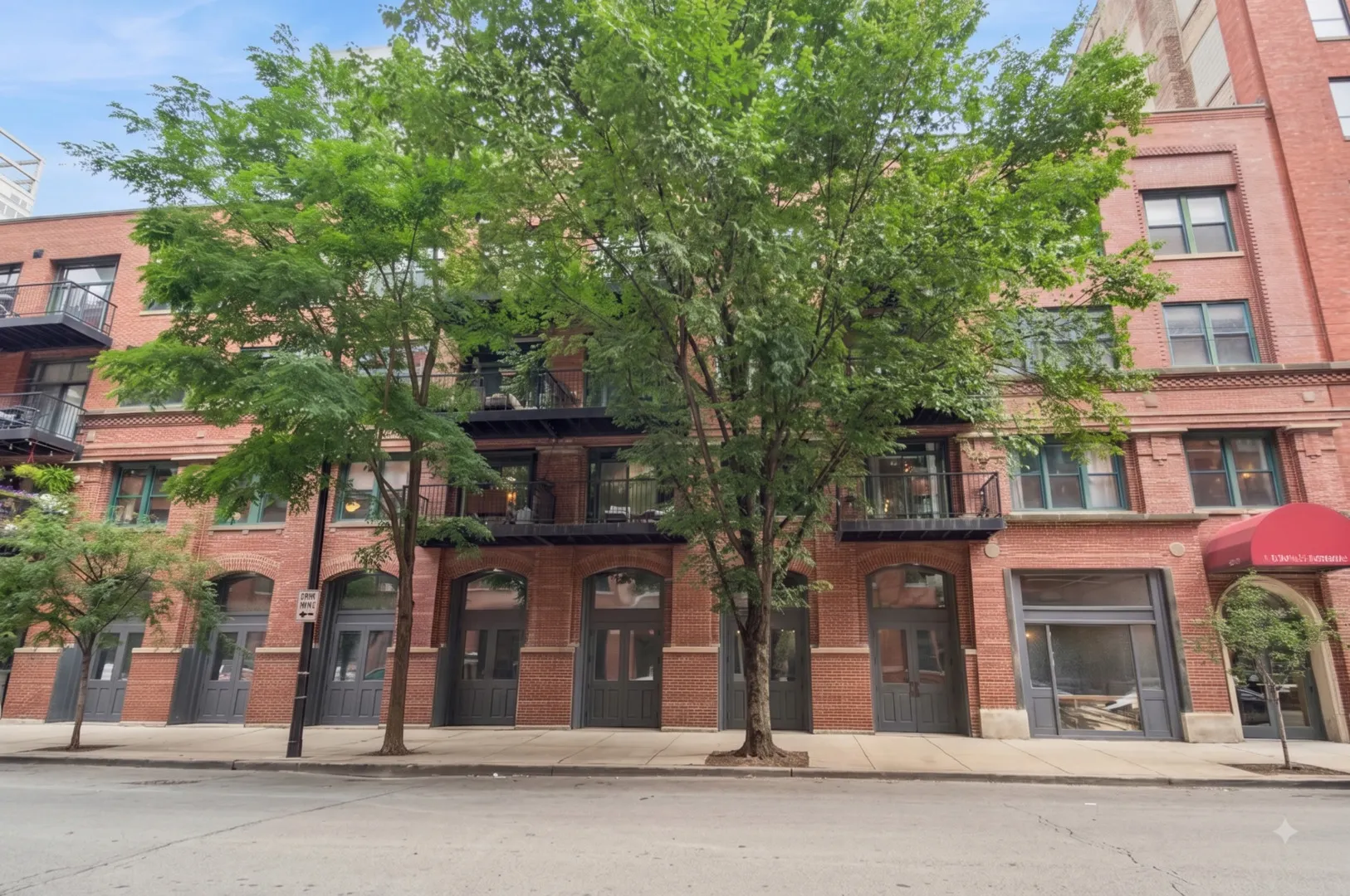 420 W Ontario Street IL #410