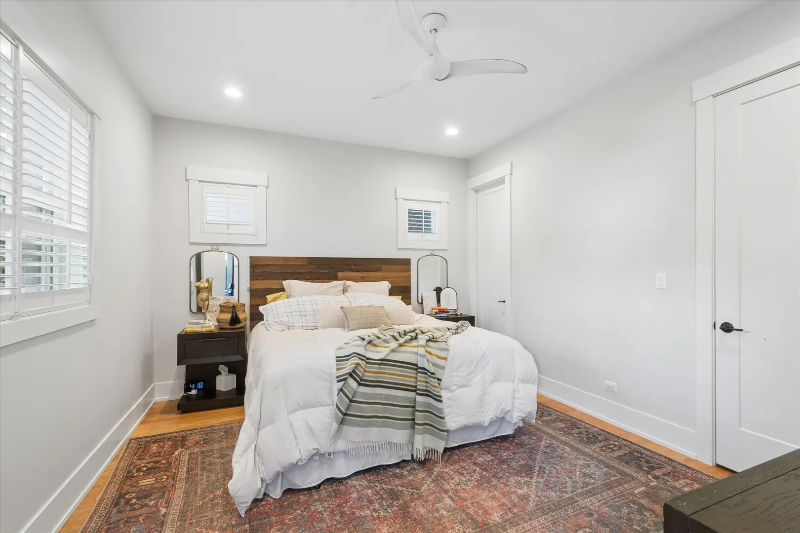 2114 W Belmont Avenue IL #2