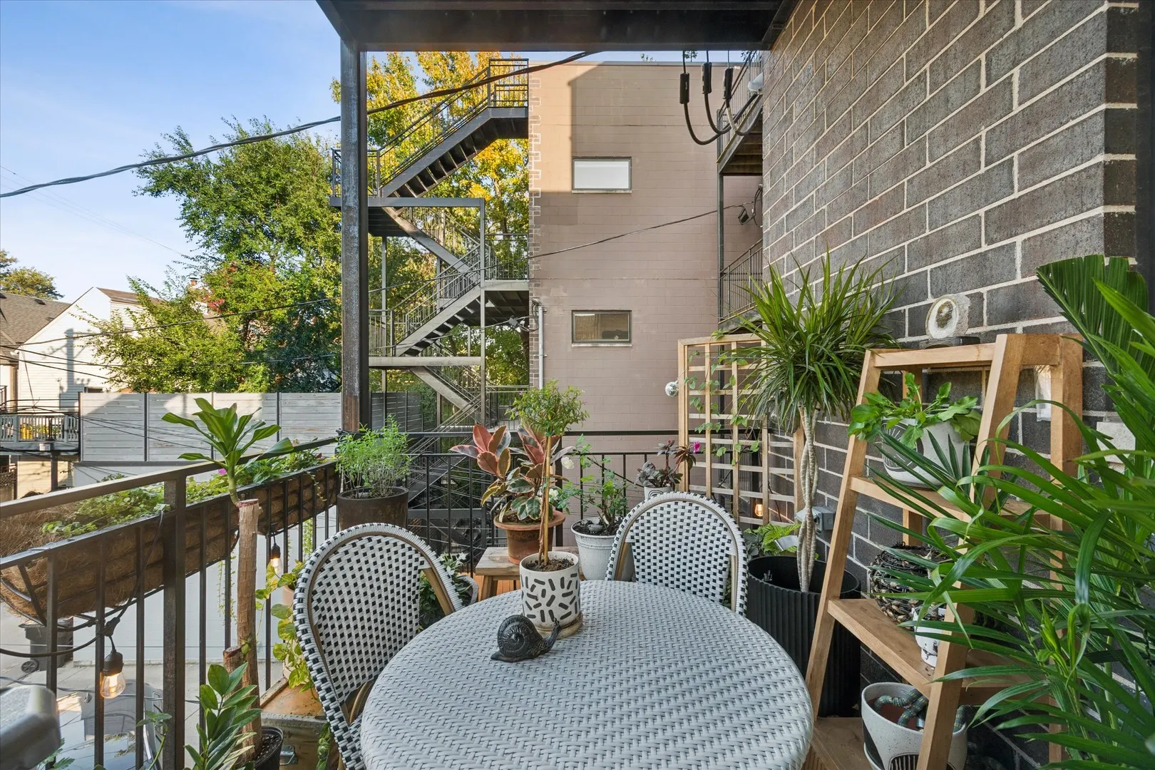 2114 W Belmont Avenue IL #2