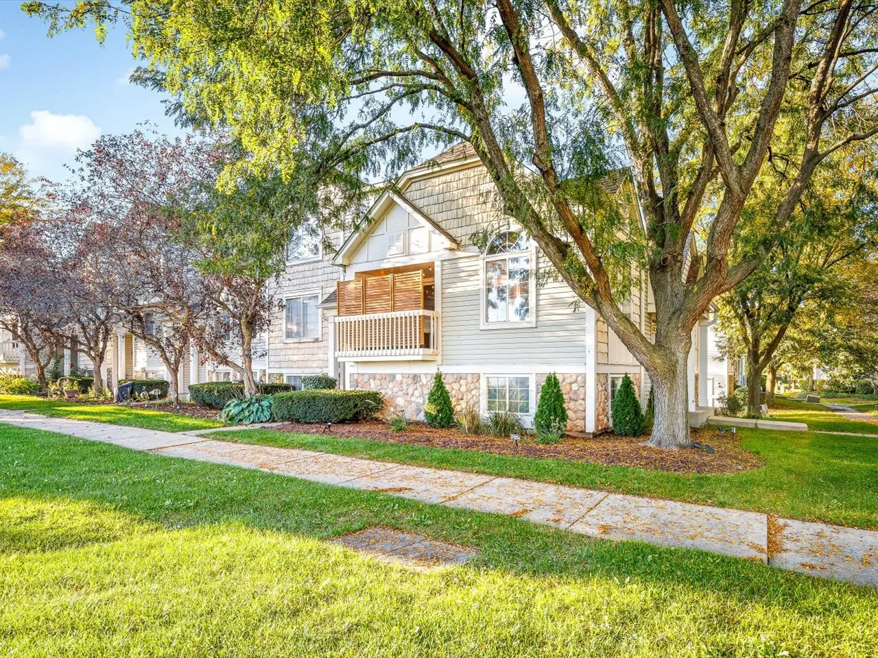 1962 Middlebury Drive IL