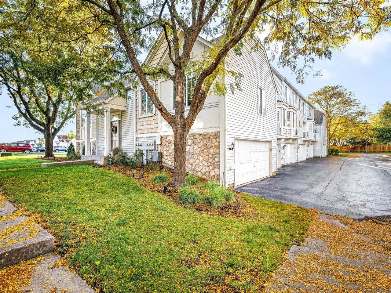 1962 Middlebury Drive IL