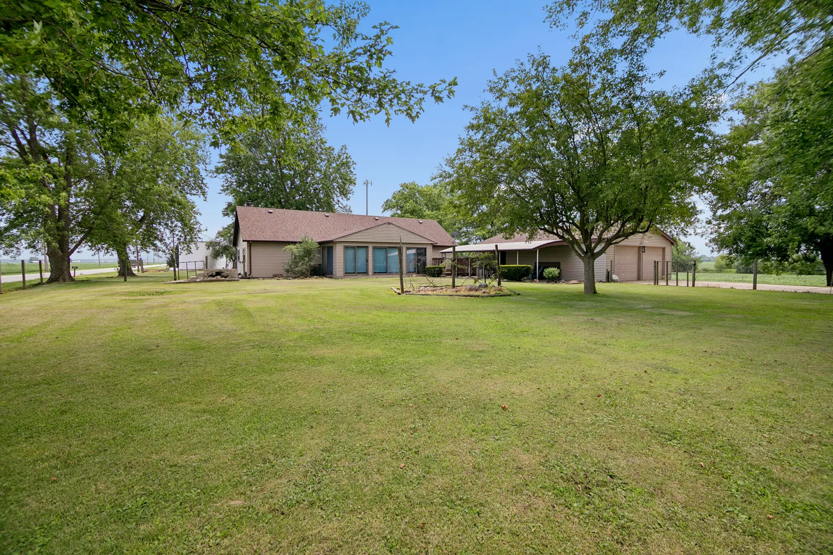 5472 E 2000 N Road IL