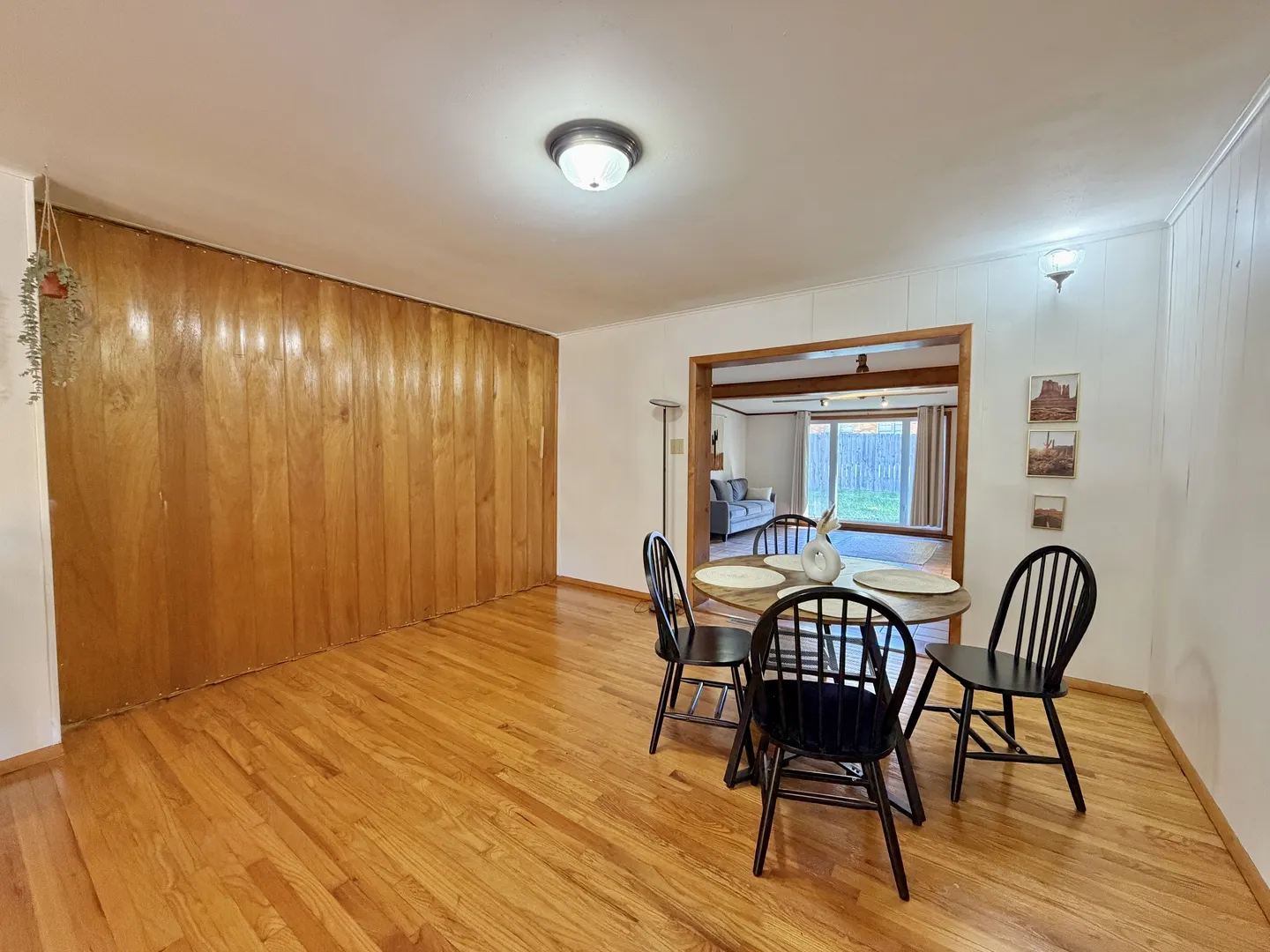 705-707 S Valley Road IL