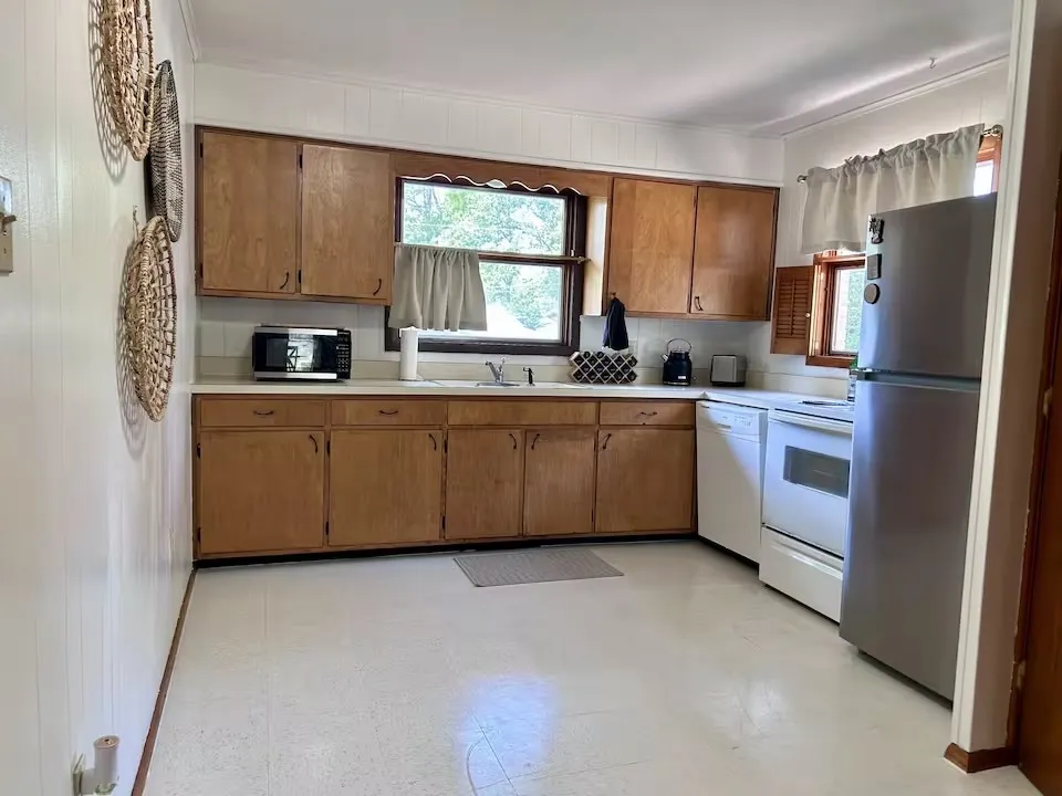 705-707 S Valley Road IL