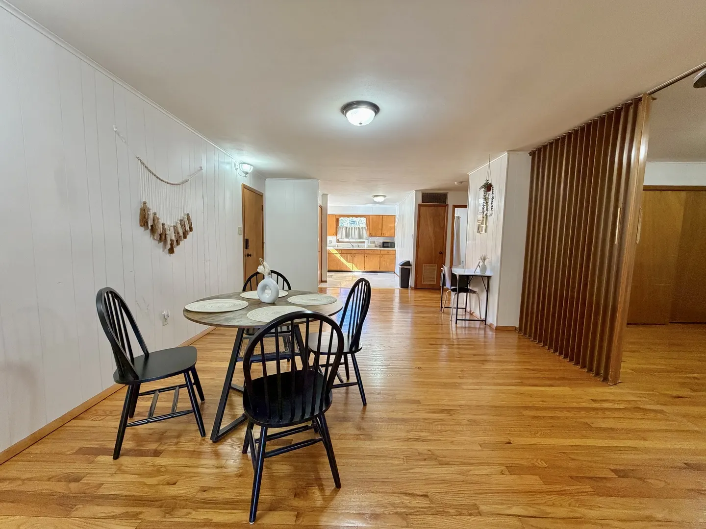 705-707 S Valley Road IL