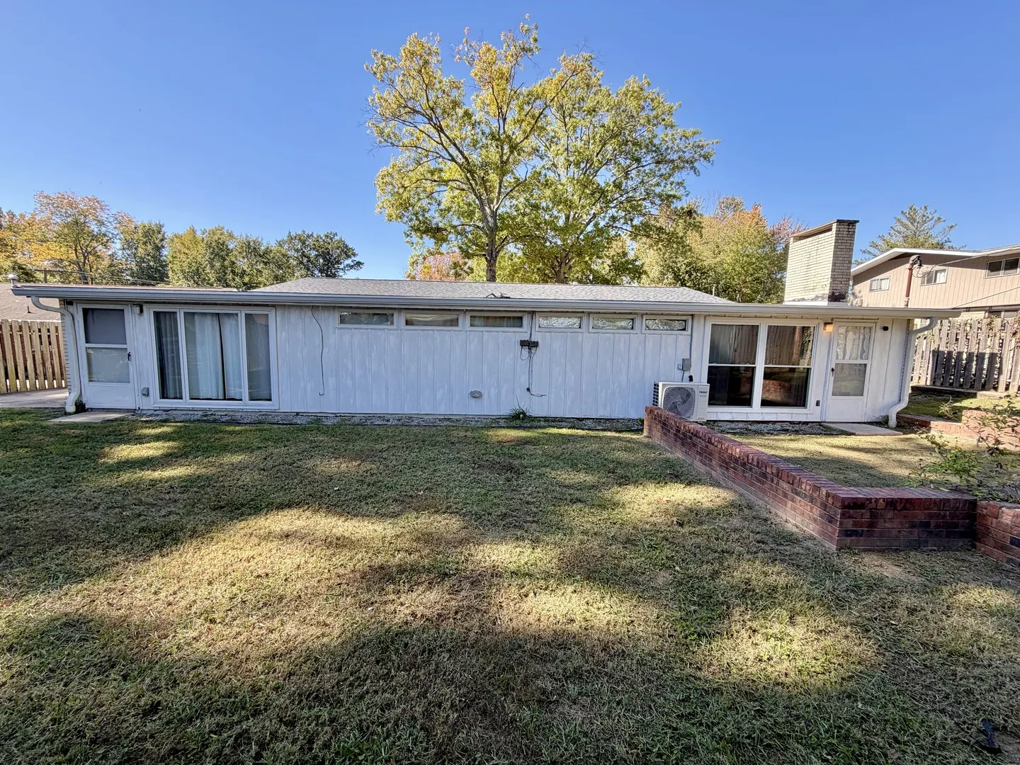 705-707 S Valley Road IL