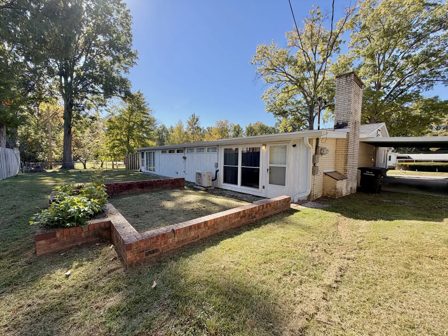 705-707 S Valley Road IL
