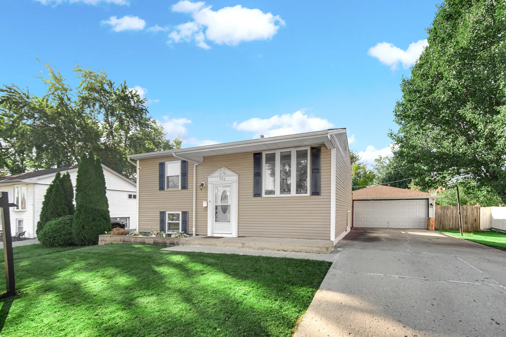 323 Karen Avenue IL
