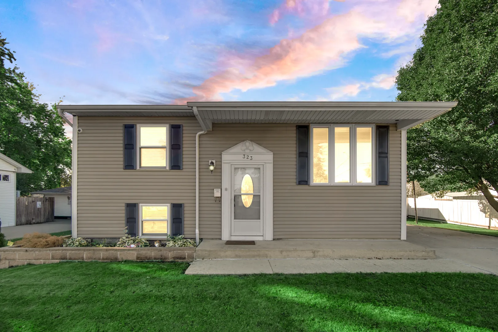 323 Karen Avenue IL