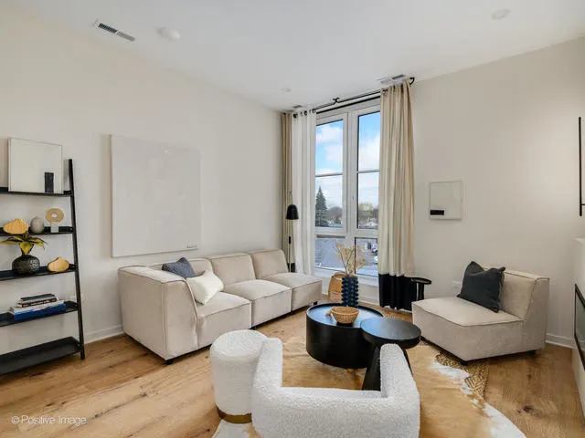 11 W Prospect Avenue IL #314
