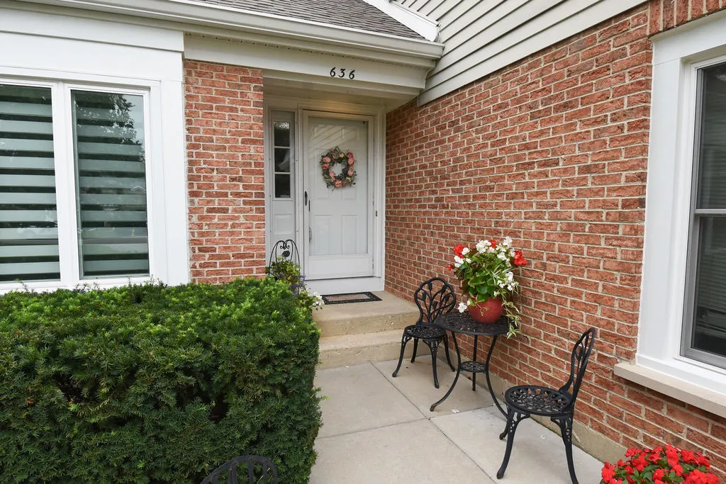 636 Stirling Lane IL #K