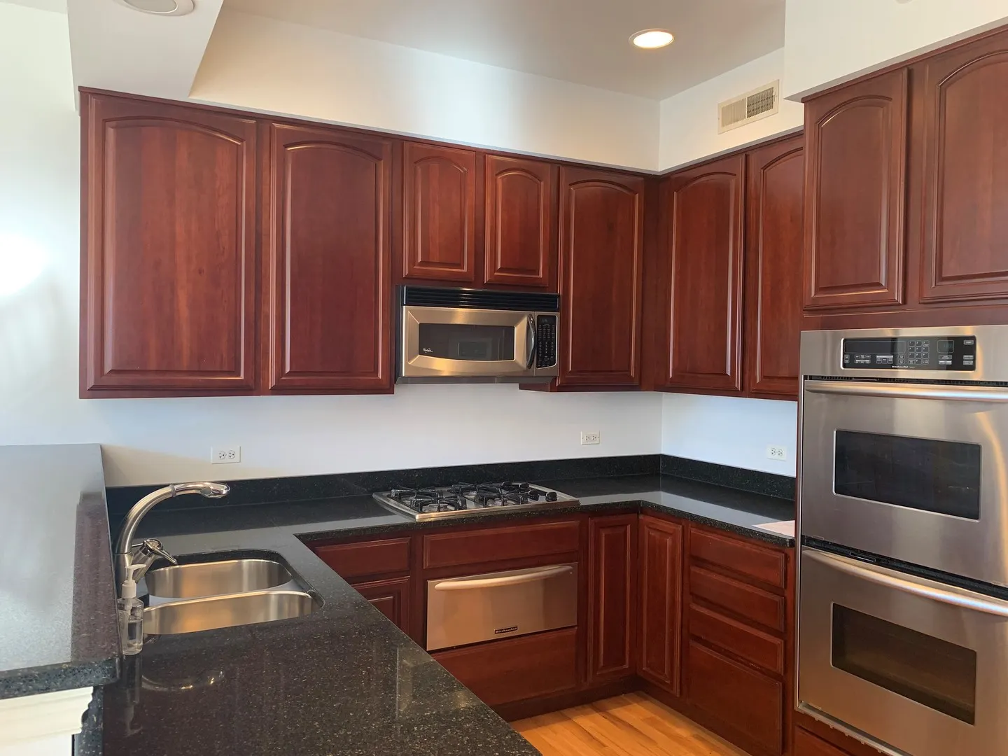 101 Pointe Drive IL #109