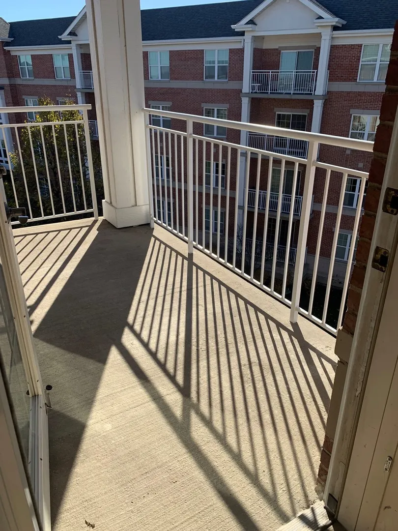 101 Pointe Drive IL #109