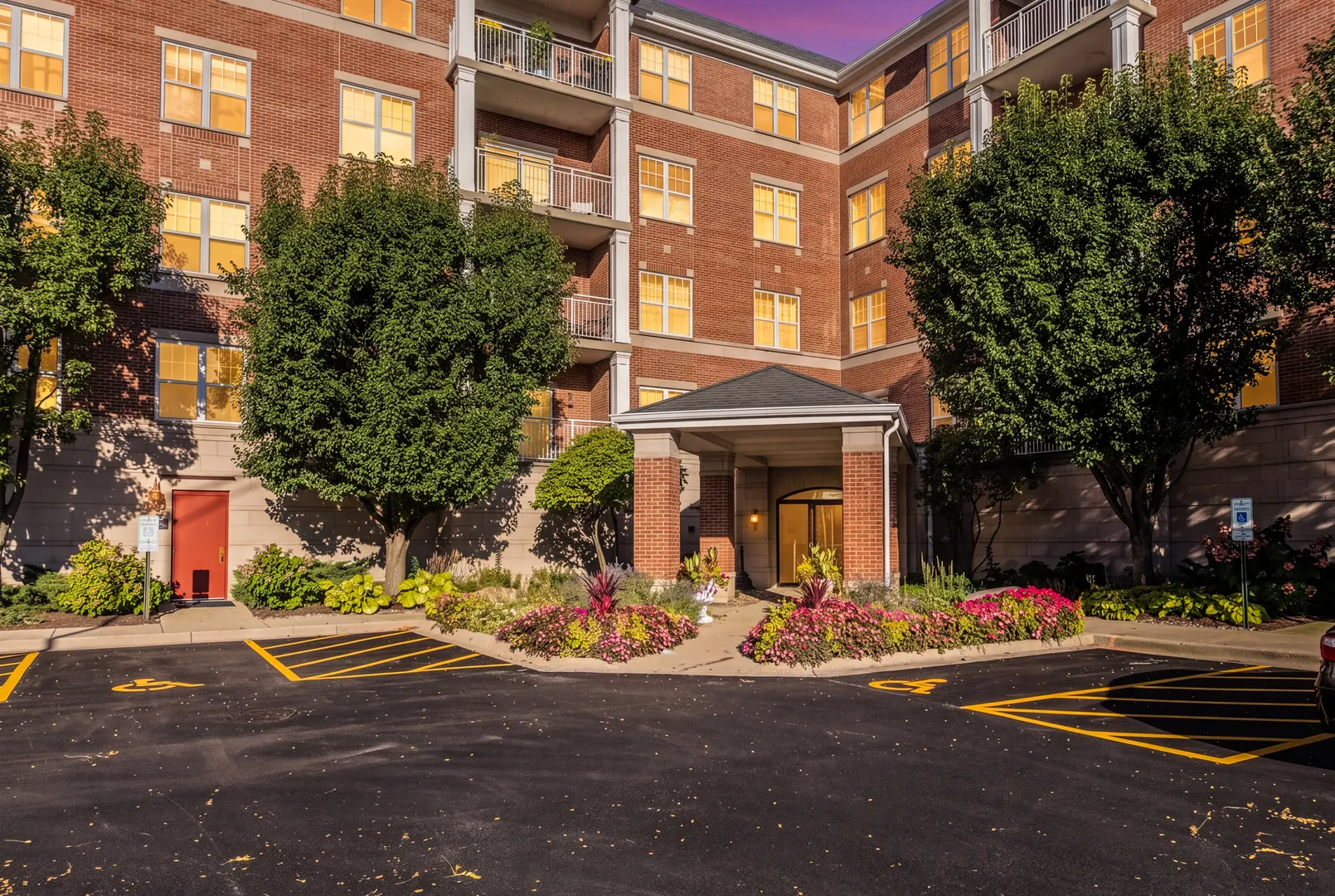 101 Pointe Drive IL #109