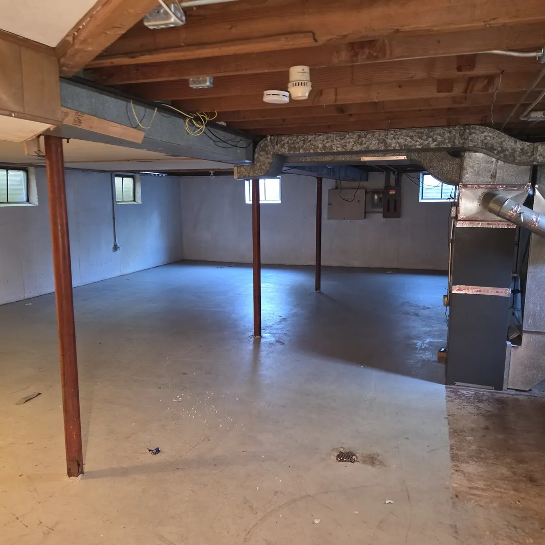 8512 Frontage Road IL