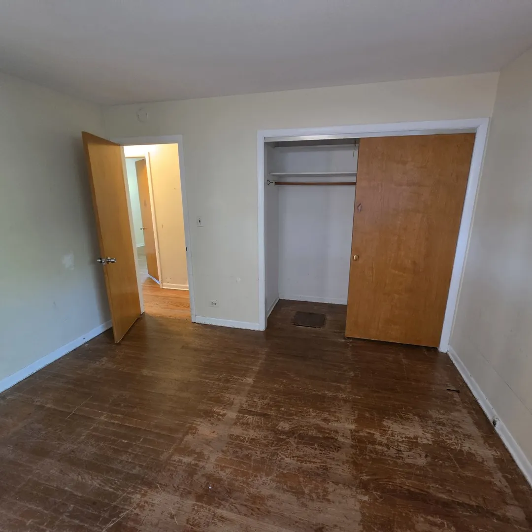 8512 Frontage Road IL