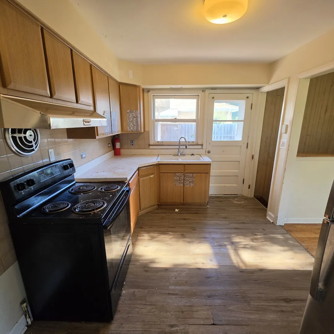 8512 Frontage Road IL
