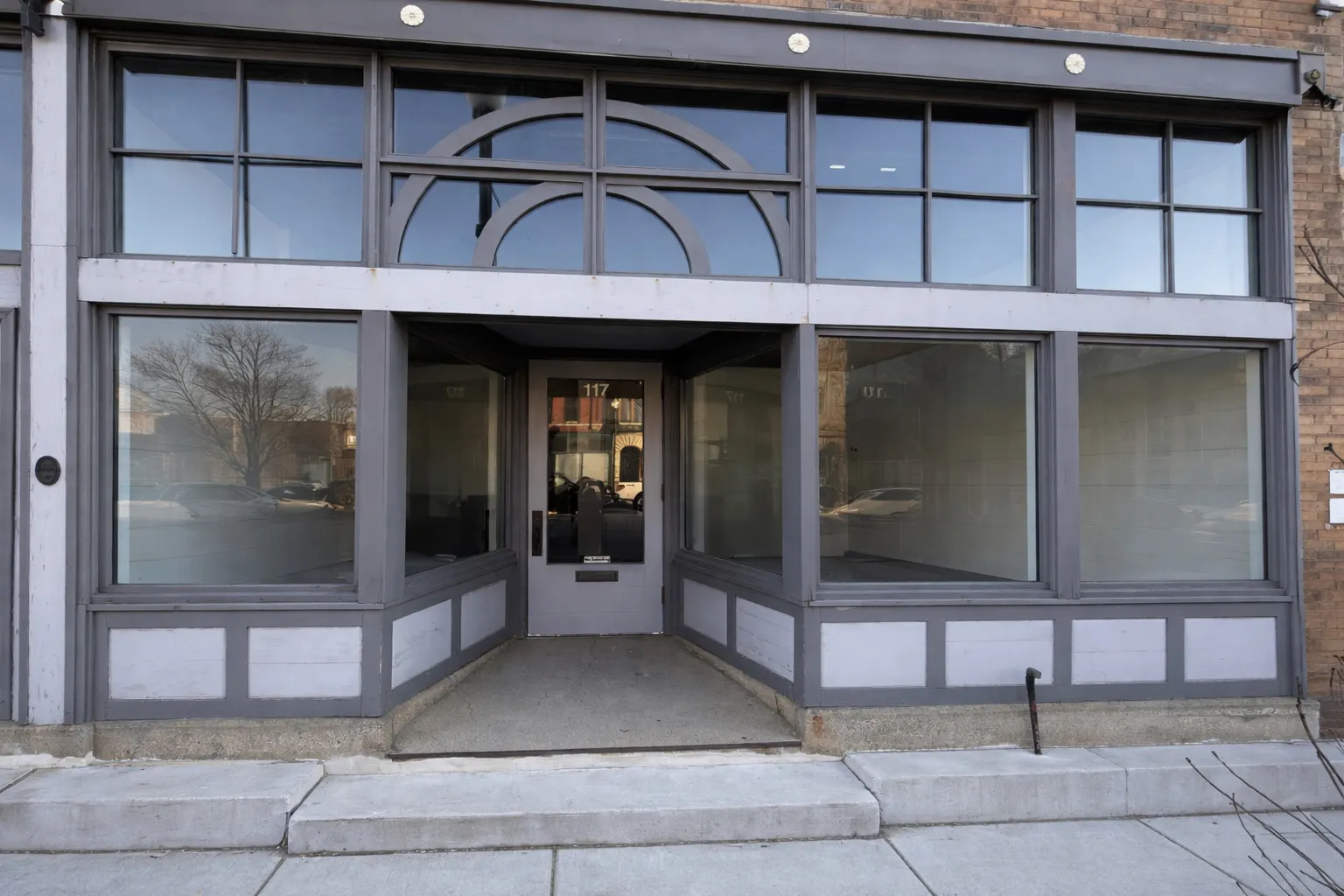 117 E 9th Street IL