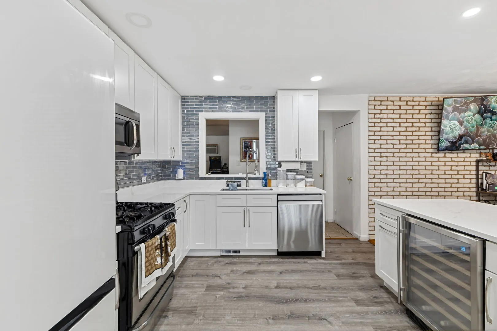 281 Green Street IL
