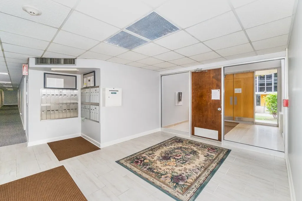 1041 N Mill Street IL #110