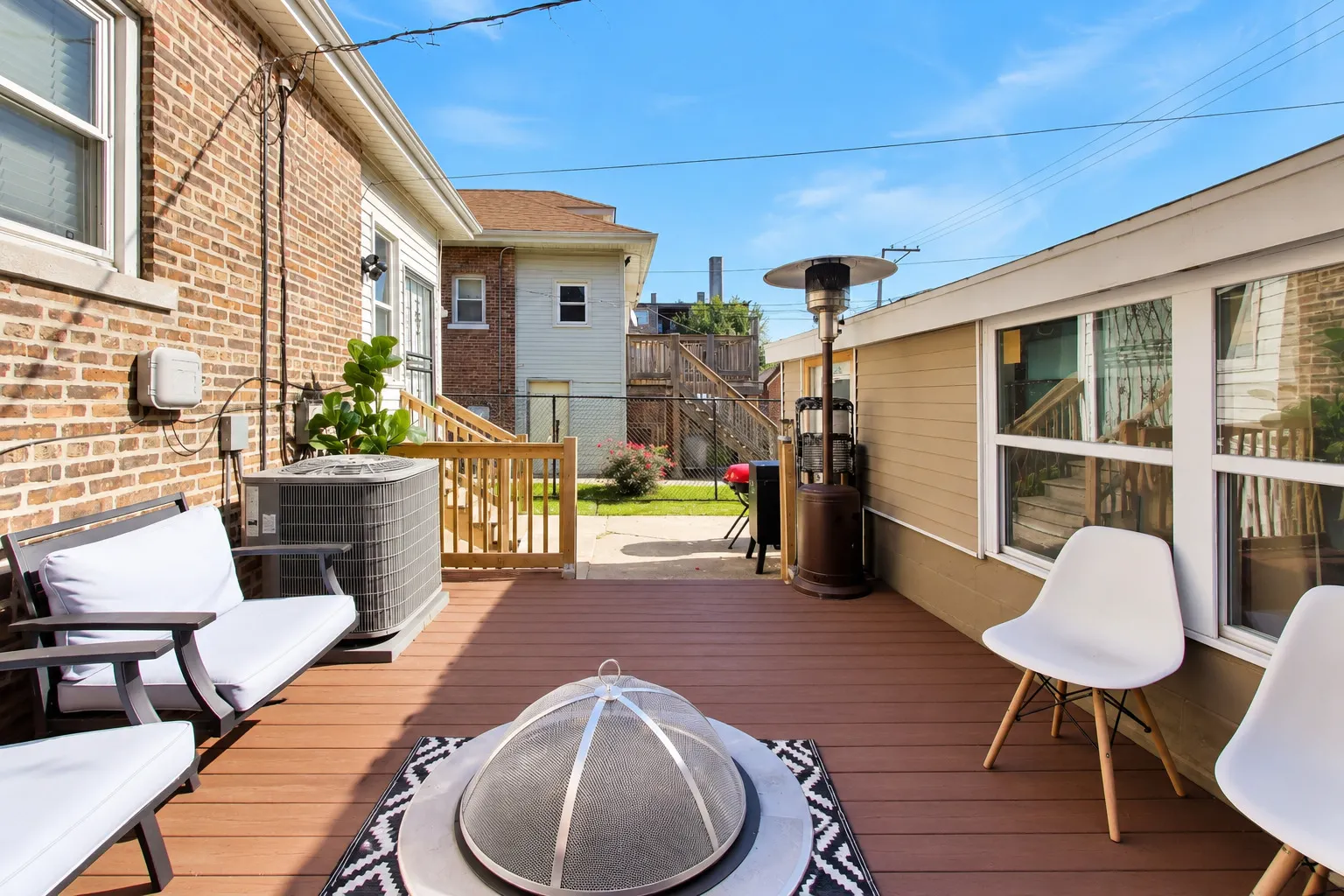 605 E 89th Place IL