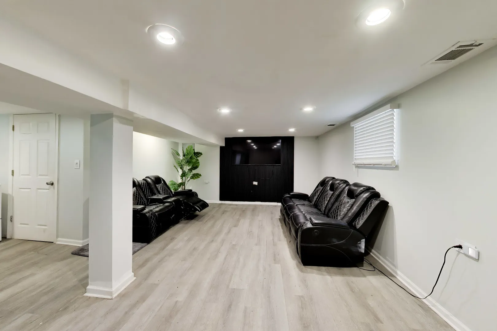 605 E 89th Place IL