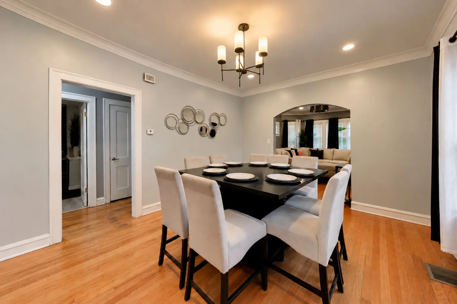 605 E 89th Place IL