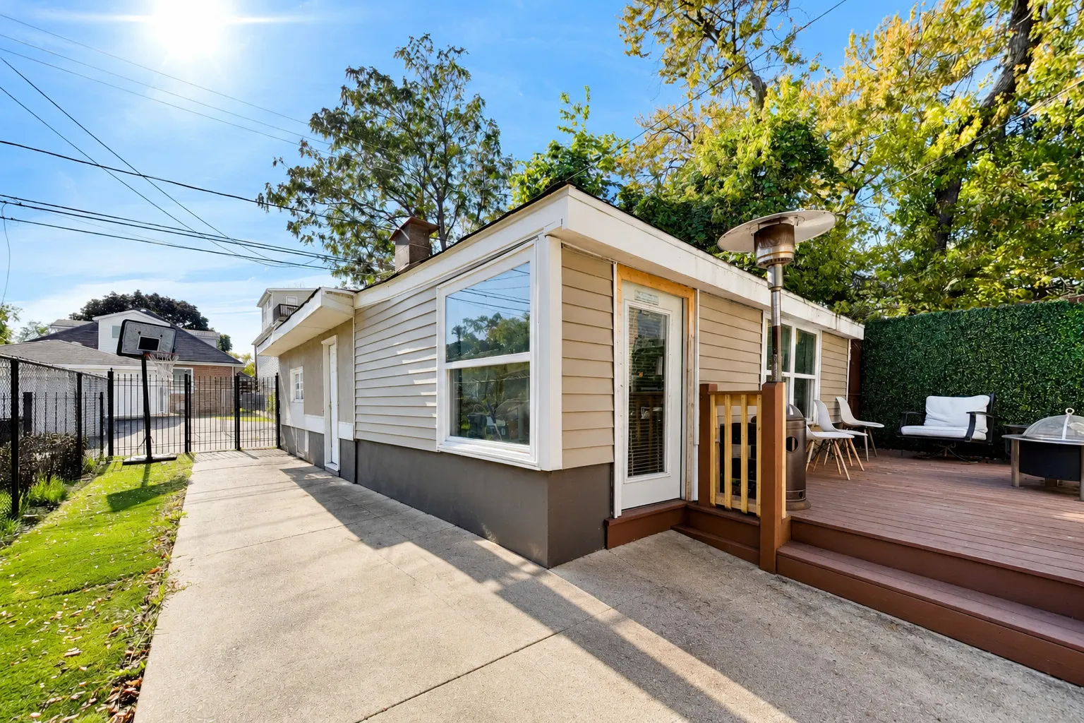 605 E 89th Place IL