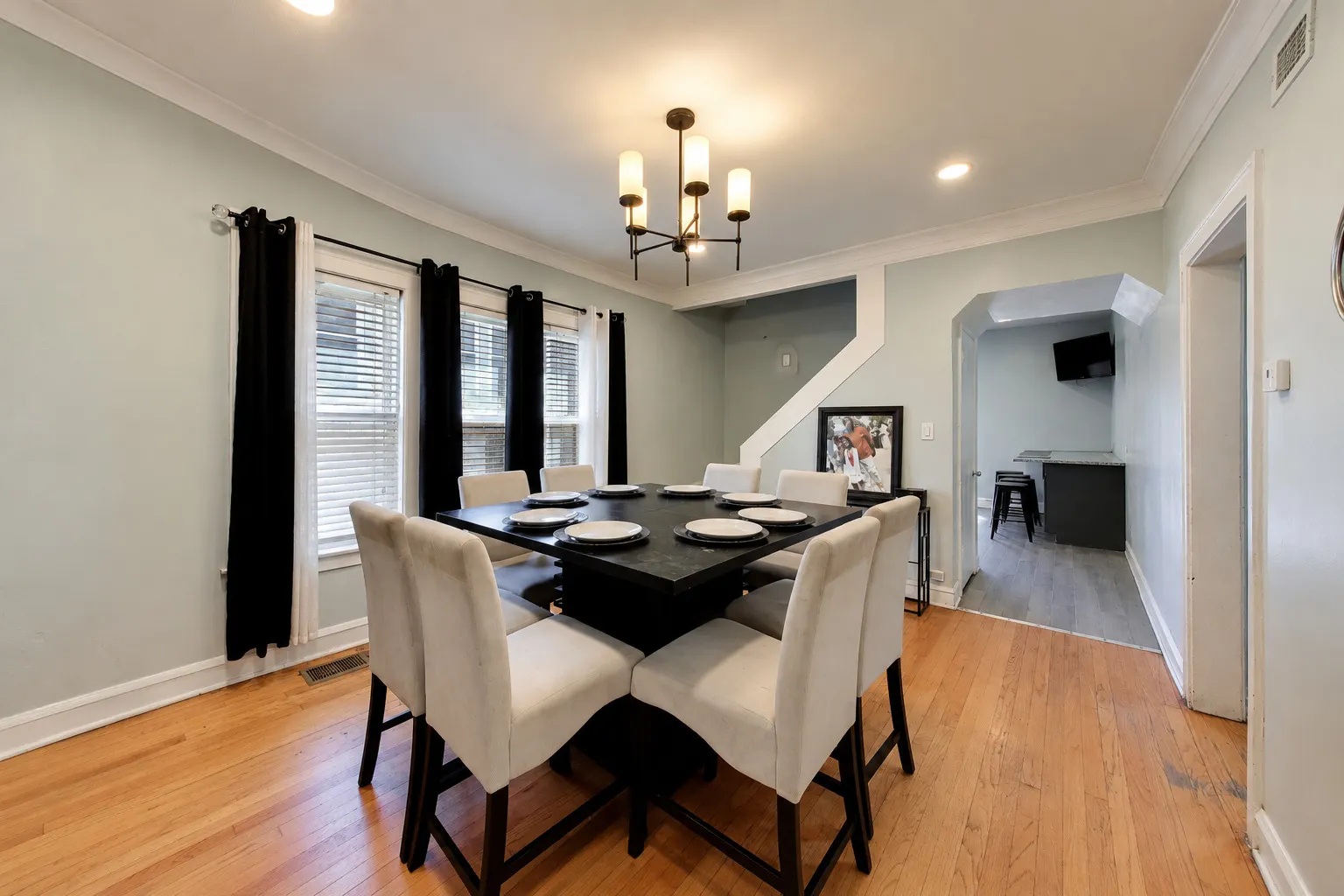 605 E 89th Place IL