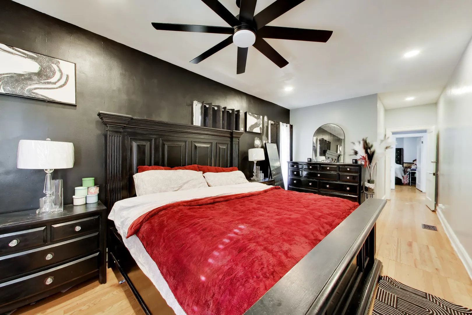 605 E 89th Place IL