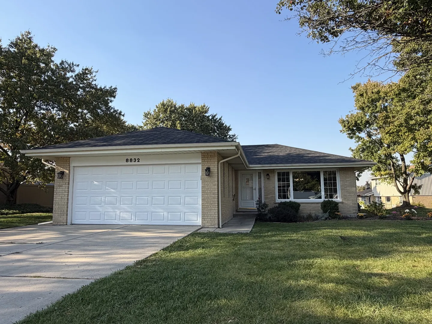 8832 BRIARWOOD Lane IL