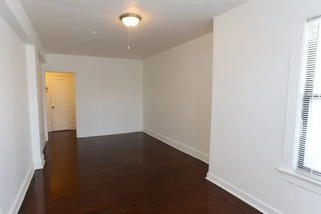 4608 N BEACON Street IL #3C