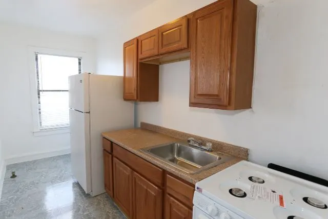 4608 N BEACON Street IL #3C