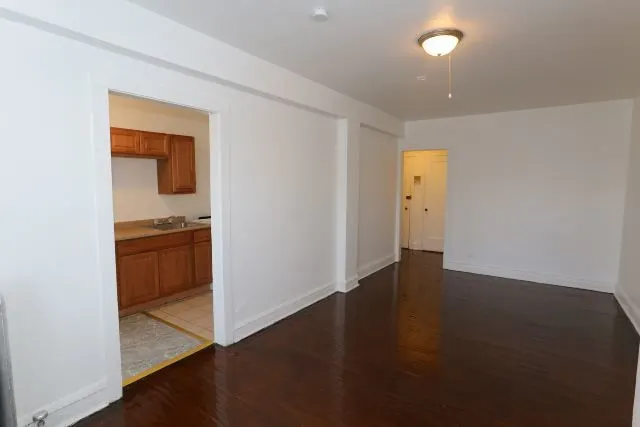 4608 N BEACON Street IL #3C