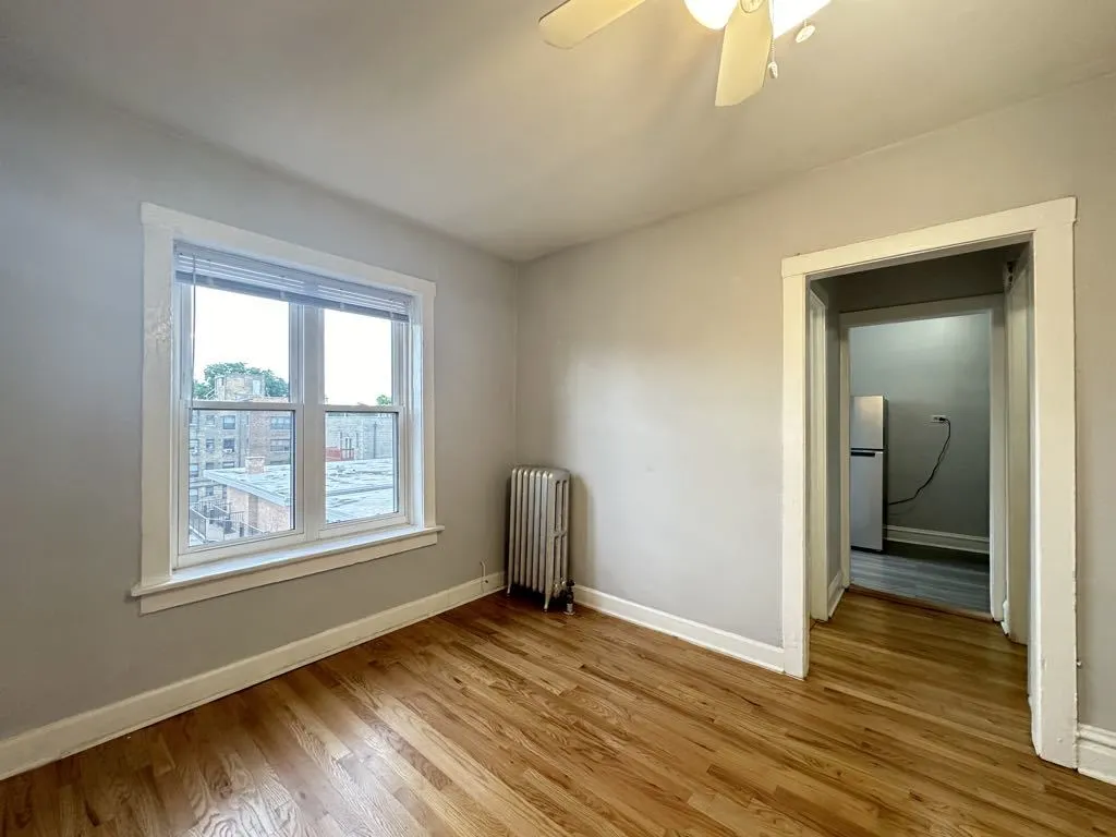 4606 N Beacon Street IL #4B