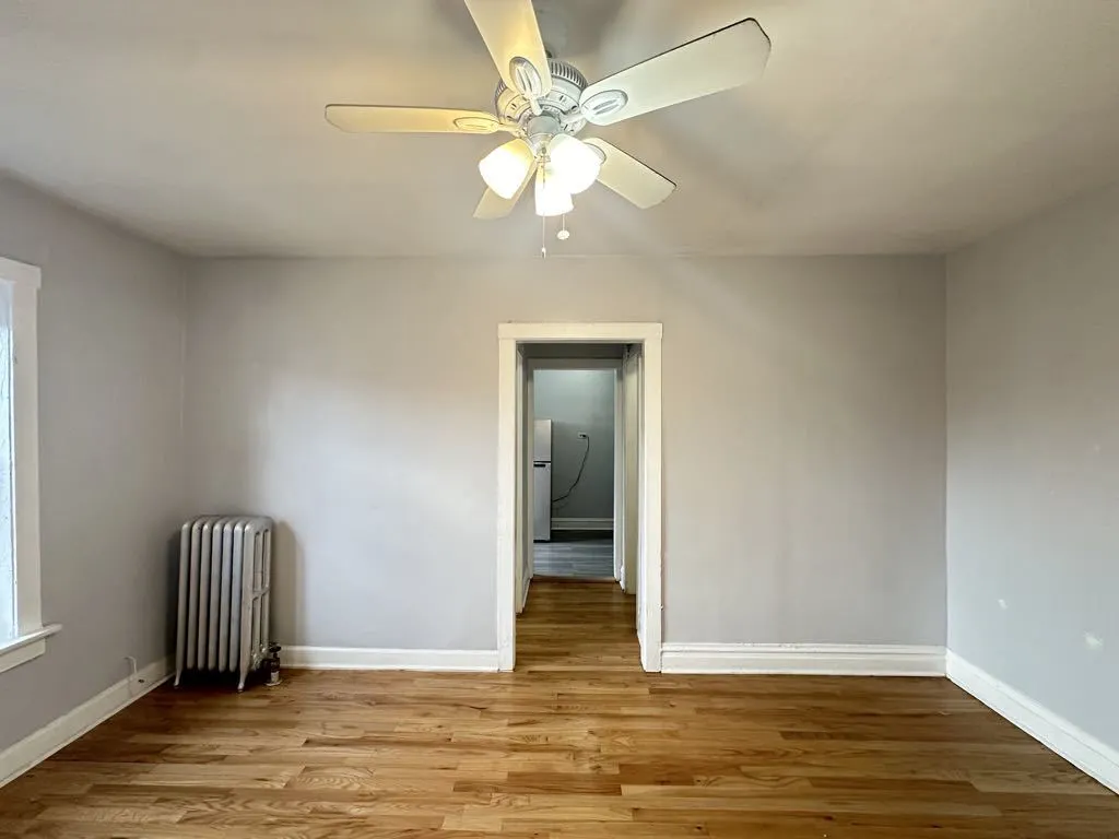 4606 N Beacon Street IL #4B