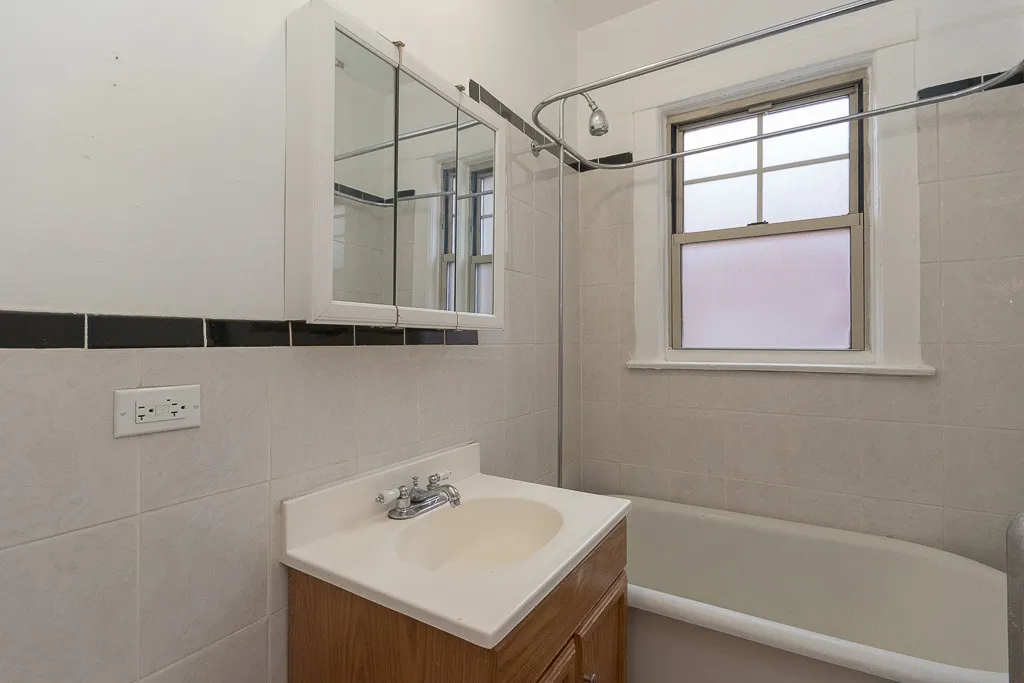 3263 W Wrightwood Avenue IL #2S