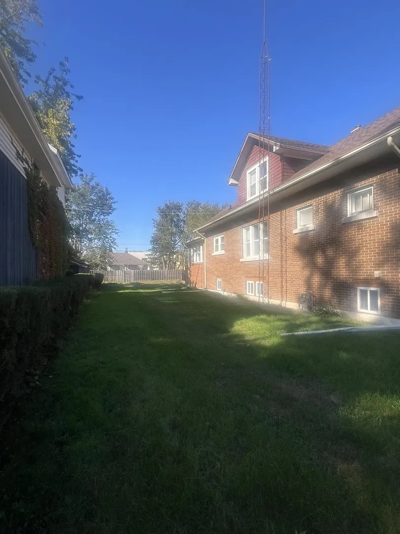 915 N Vine Street IL